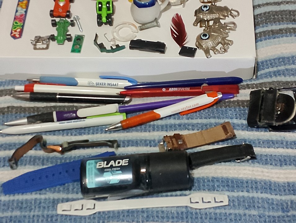 30 üründen fazla karışık oyuncak kutu lotu 400 TL - Görsel 4