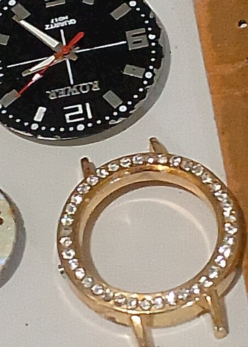 Pilli saat parçaları  Lotu
komlesi  500 tl - Görsel 15