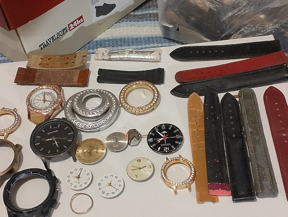 Pilli saat parçaları  Lotu
komlesi  500 tl - Görsel 4