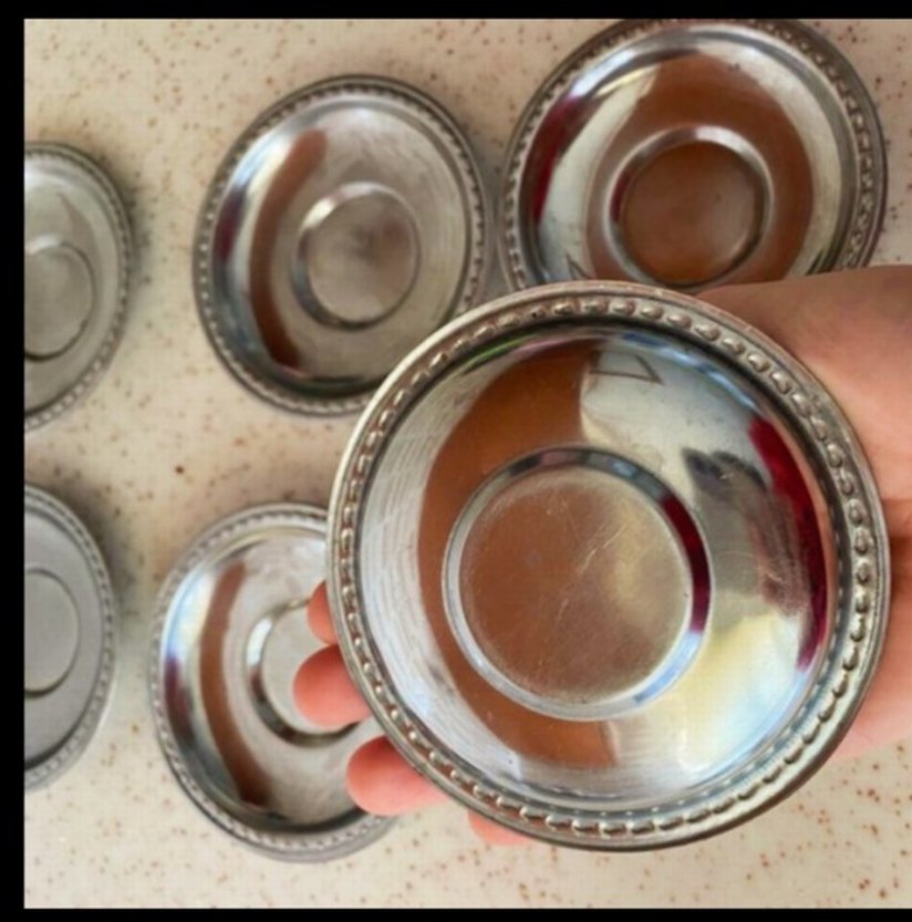 Dönem ürünü koleksiyonluk dekorluk vitrinden çıkma çelik - Görsel 2