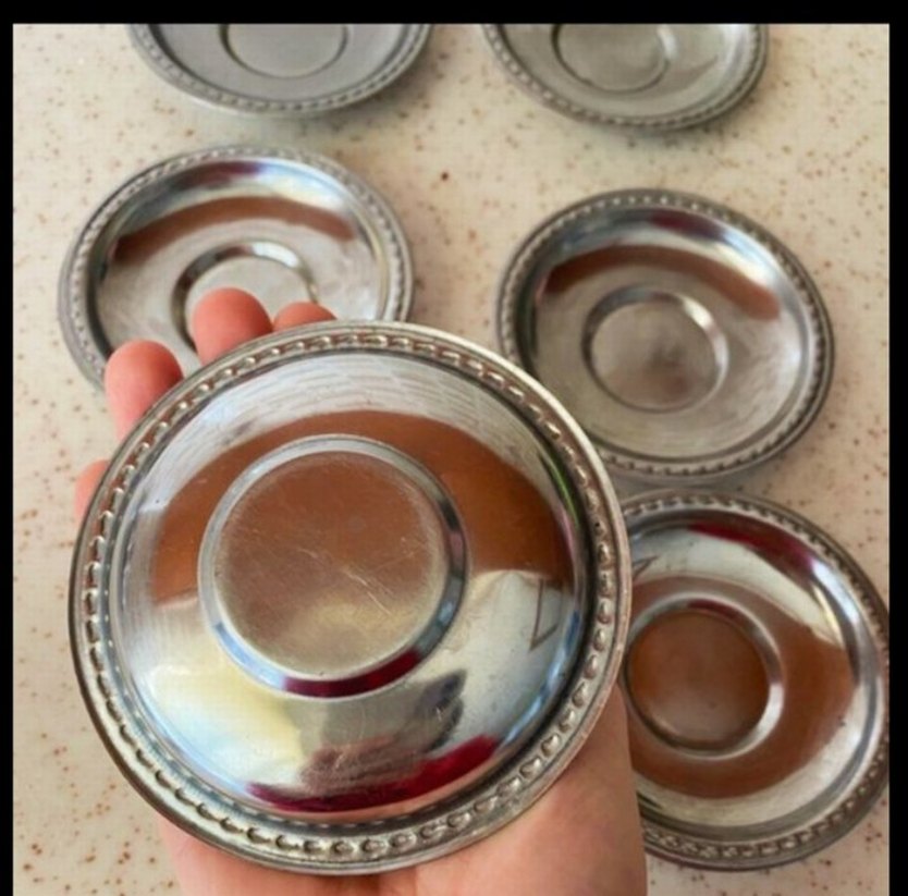 Dönem ürünü koleksiyonluk dekorluk vitrinden çıkma çelik - Görsel 3