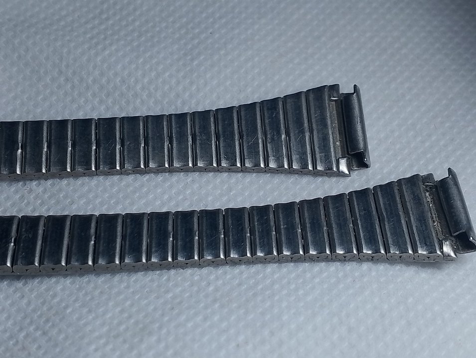 Dönem ürünü bayan Çelik saat kordonu ad fiatı 350 TL - Görsel 2