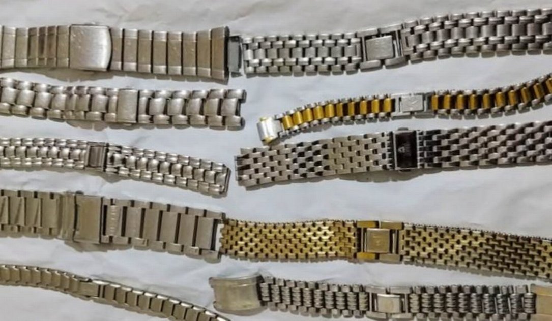 Dönem ürünü çelik saat kordonları - Görsel 2