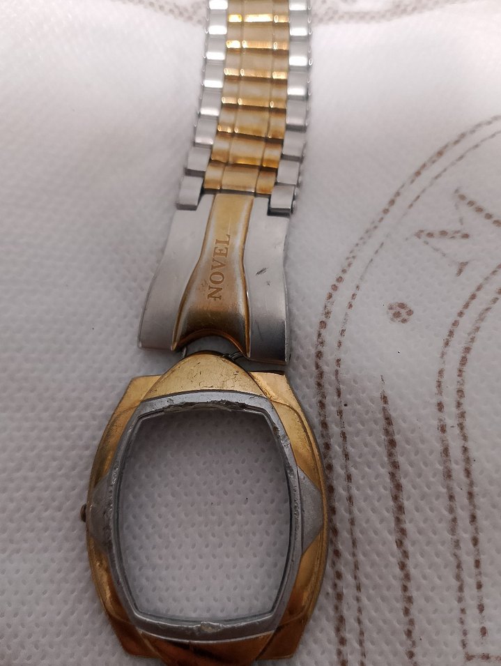 Dönem ürünü koleksiyonluk
Novel marka altın kaplama - Görsel 2