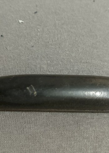 Beden Renk Dönem ürünü elde yapılmış kemik saplı olabilir