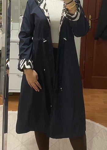 Düğmeli Lacivert Zebra Desenli Kadın Trençkot