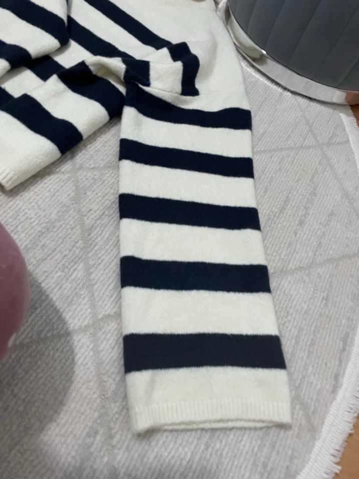 Beyaz Siyah Çizgili Boğazlı Kadın Kazak - Görsel 3