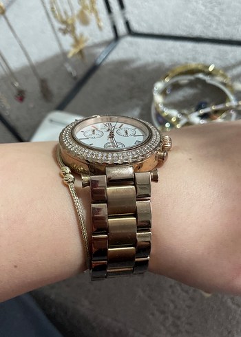 Işıltılı Altın Kadın Kol Saati Orjinal ürün - Görsel 2