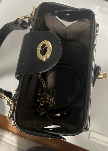 Kemer Detaylı Zebra Desenli Deri Kadın Çanta - Görsel 4