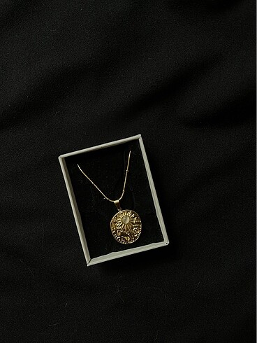 Yuvarlak Motifli Antik Vintage Kolye