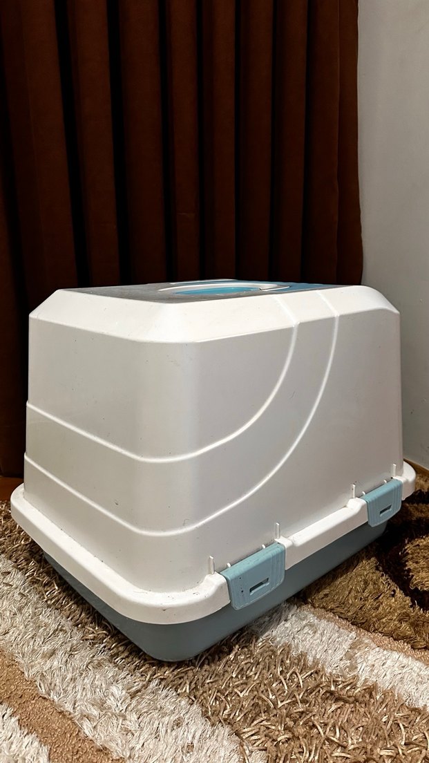 Kapaklı Beyaz ve Mavi Kedi Tuvalet Kabı - Görsel 2