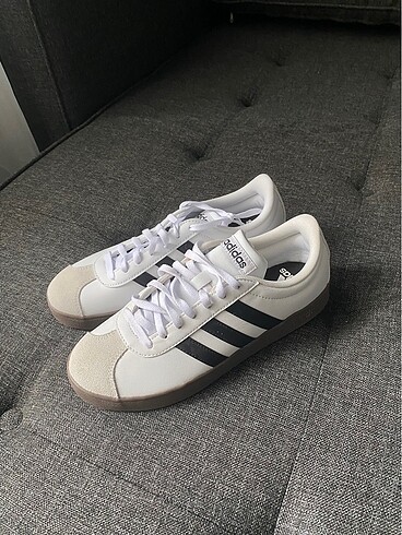 38 Beden beyaz Renk Adidas Kadın Ayakkabı