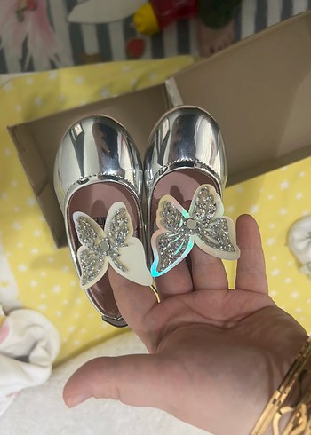 Kız Çocuk Gri Metalik Fiyonk Detaylı Babet - Görsel 3