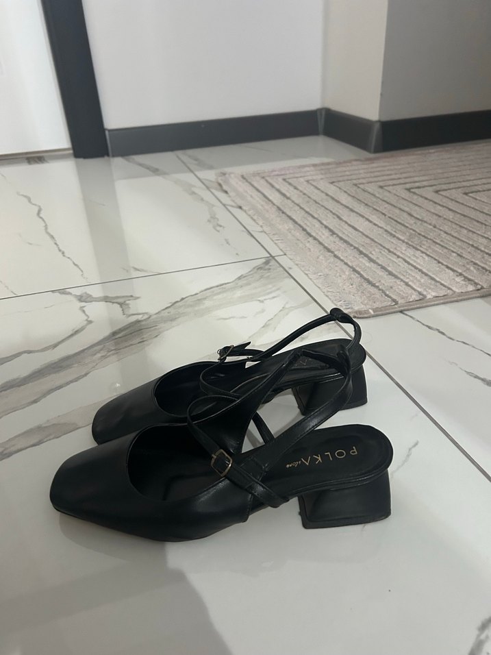 Siyah Tokalı Kadın Topuklu Babet - Görsel 2