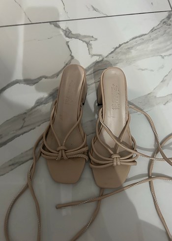 Bej Minimalist Kadın Blok Topuklu Sandalet - Görsel 2