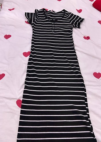 Düğmeli Siyah Beyaz Çizgili Uzun Elbise - Görsel 2