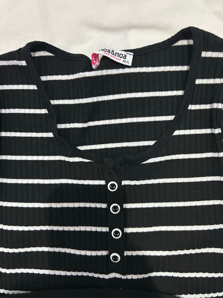 Düğmeli Siyah Beyaz Çizgili Uzun Elbise - Görsel 4