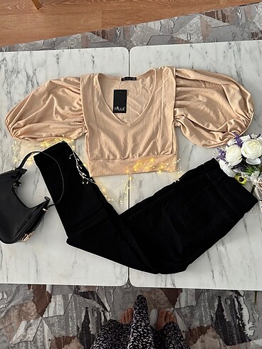 Krem Crop bluz