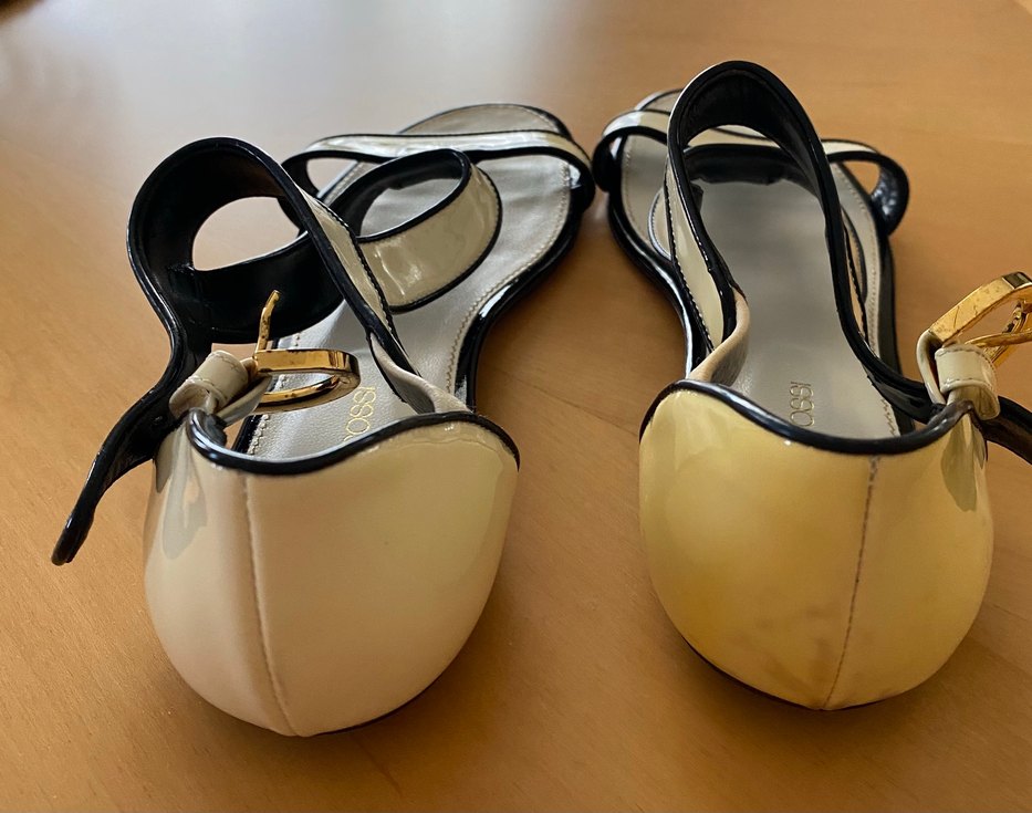 Beyaz Tokalı Dolgu Topuklu Kadın Sandalet - Görsel 3