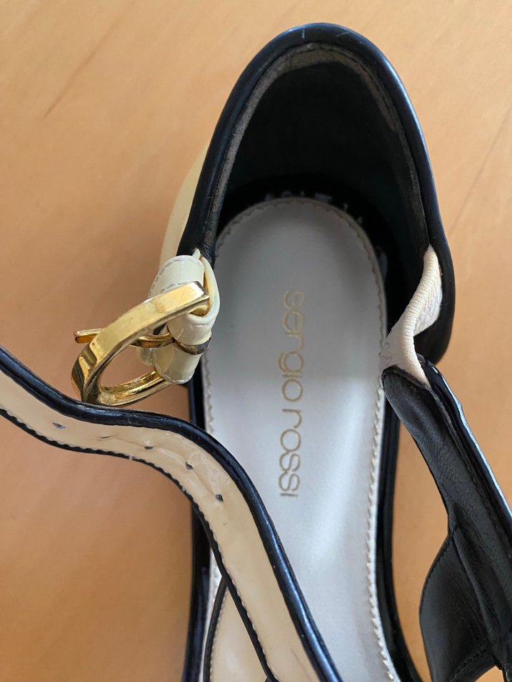 Beyaz Tokalı Dolgu Topuklu Kadın Sandalet - Görsel 4