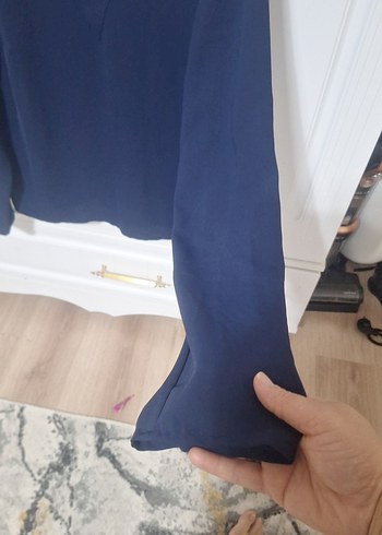 Mavi V Yaka Uzun Kollu Kadın Bluz - Görsel 2