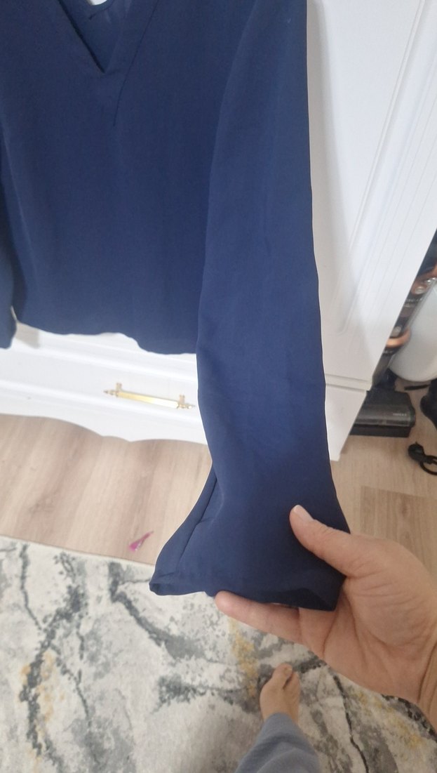 Mavi V Yaka Uzun Kollu Kadın Bluz - Görsel 2