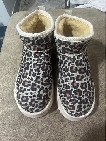 Leoparlı ugg