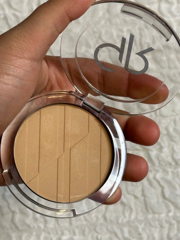 GOLDEN ROSE Bej Pudra Gri Kapağa Sahip - Görsel 3