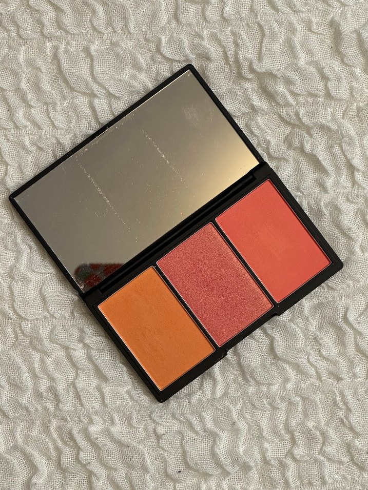 Sleek Siyah Parlak Allık Paleti - Görsel 2