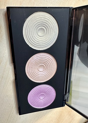 Revolution Aydınlatıcı Paleti - Açık Ton - Görsel 3