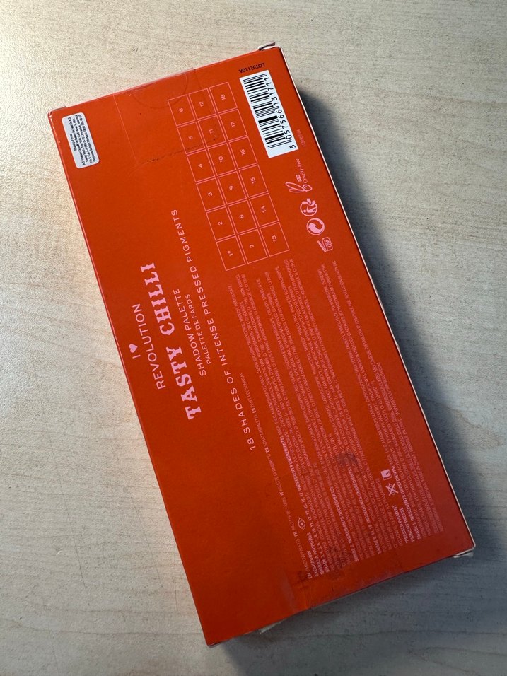 I Heart Revolution Kırmızı Parlak Göz Farı Paleti - Görsel 2