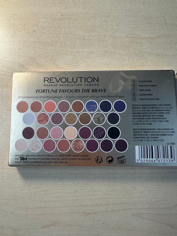 Makeup Revolution Altın Parlak Far Paleti - Görsel 2