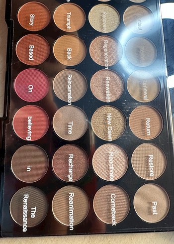 Revolution Parlak Kırmızı Göz Farı Paleti - Görsel 9