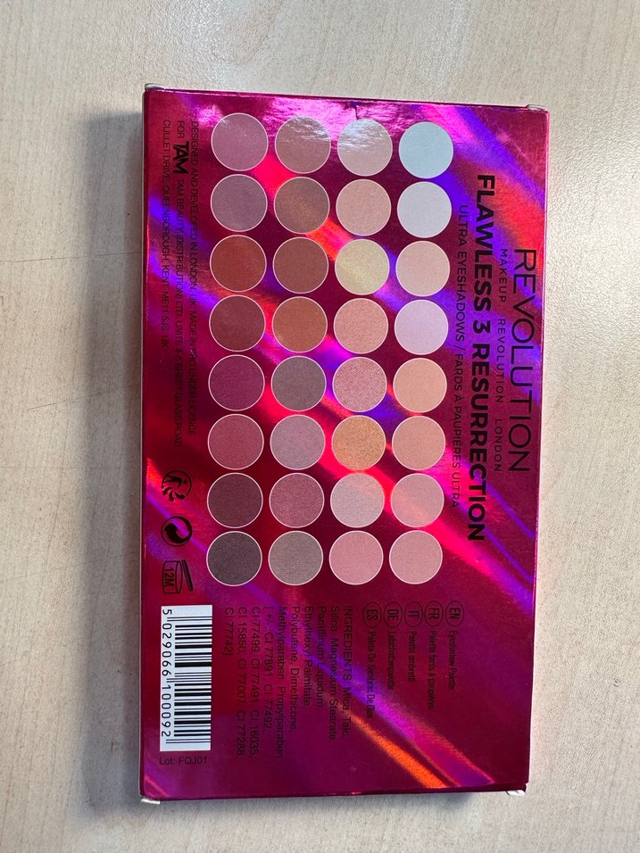 Revolution Parlak Kırmızı Göz Farı Paleti - Görsel 3
