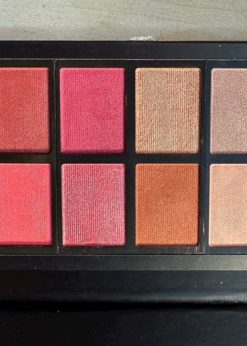 I Heart Revolution Angel Heart Far Paleti - Görsel 8