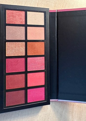 I Heart Revolution Angel Heart Far Paleti - Görsel 4