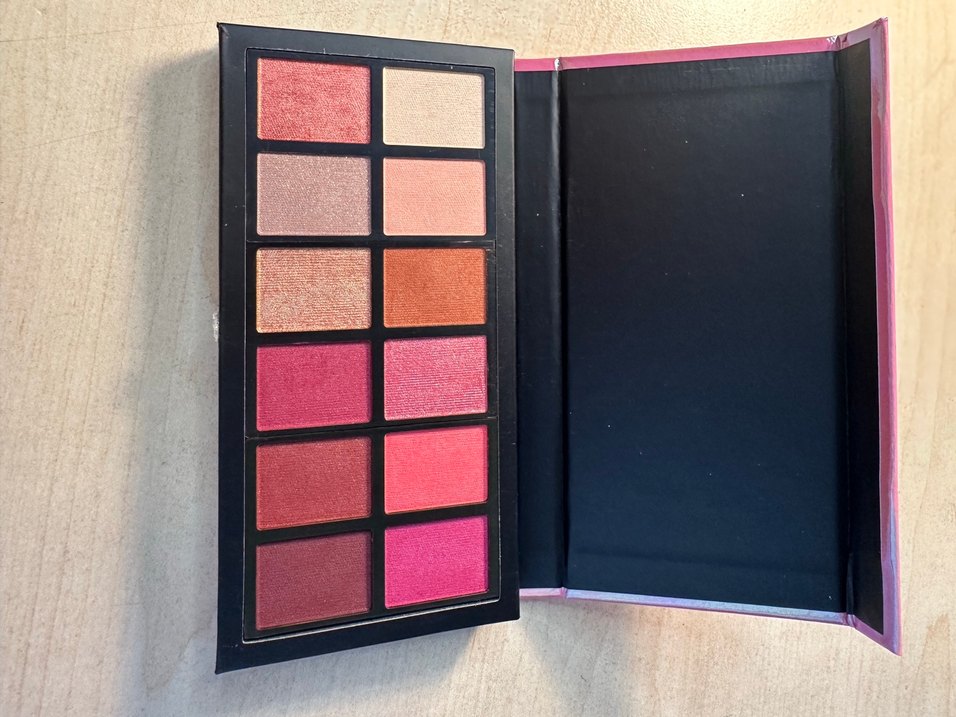 I Heart Revolution Angel Heart Far Paleti - Görsel 4