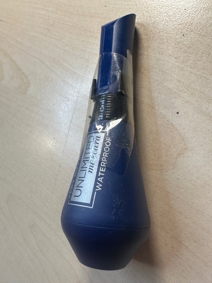 Suya Dayanıklı Koyu Mavi Maskara - Görsel 3