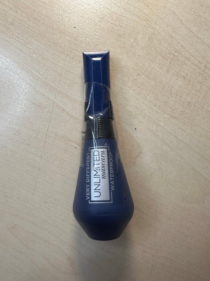 Suya Dayanıklı Koyu Mavi Maskara - Görsel 4