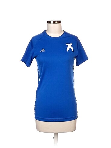 Adidas T-shirt %70 İndirimli.