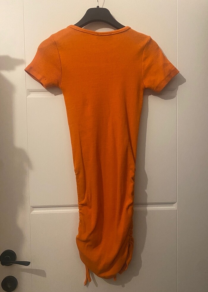 Turuncu elbise - Görsel 3