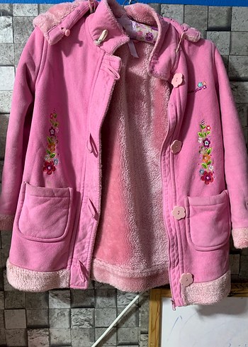 Kız Çocuk Pembe Nakışlı Düğmeli Mont