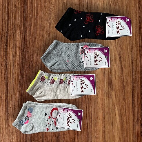 4 ADET KADIN ÇORAP (36-40)