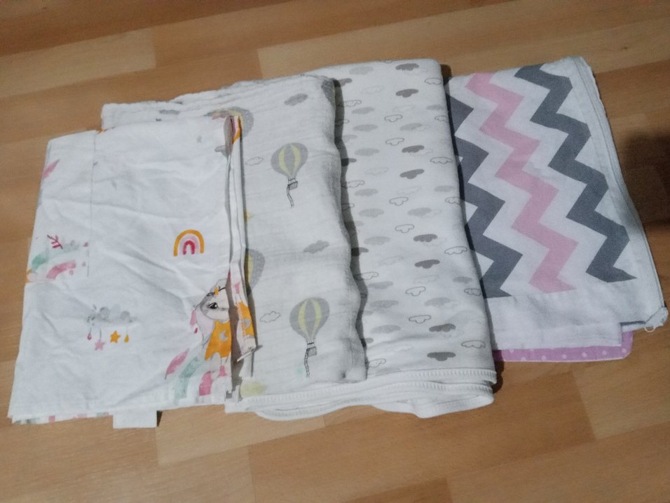 Çok Renkli dort parça çocuk ihtiyaç lari - Görsel 3