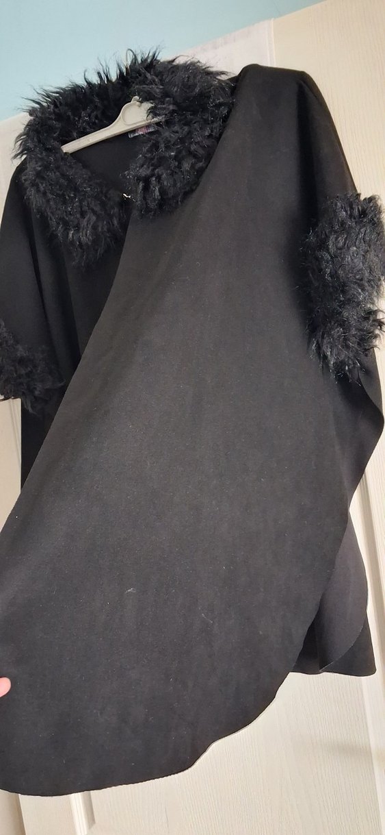 Siyah Kürklü Midi Goth Kadın Kaban - Görsel 4