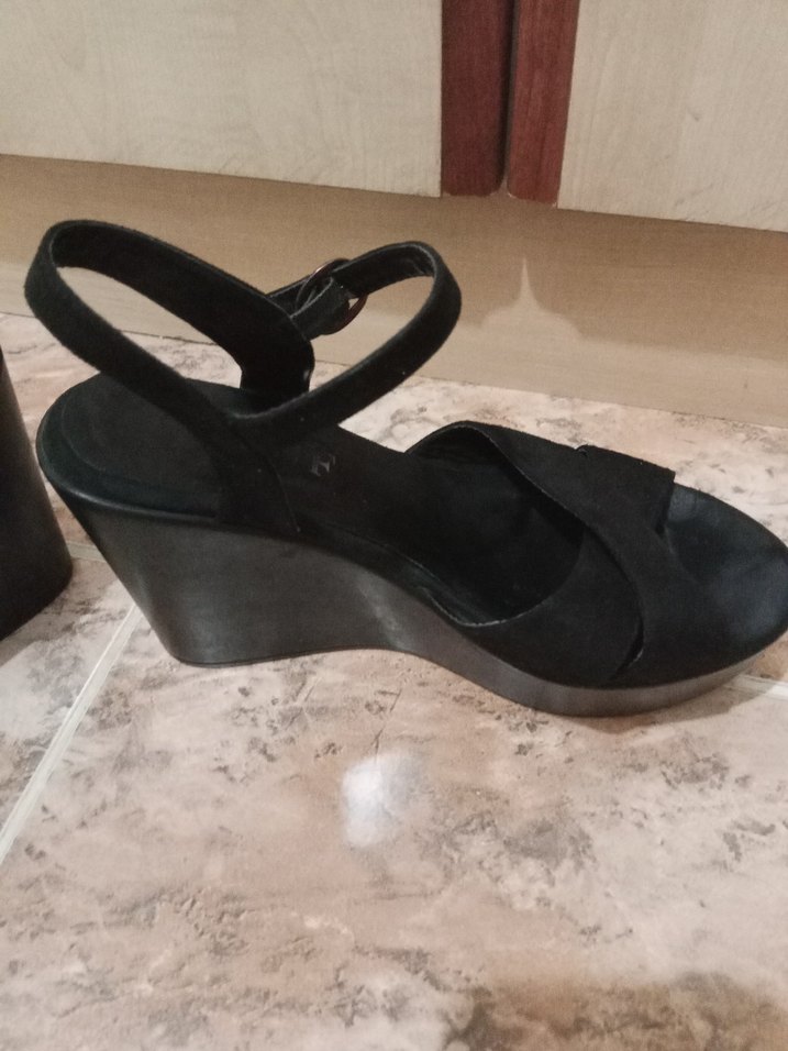 Kadın Siyah Dolgu Topuklu Sandalet - Görsel 5