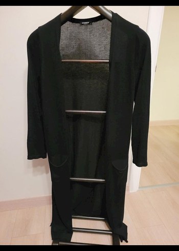 Uzun Siyah Düğmeli Kadın Hırka - Görsel 2