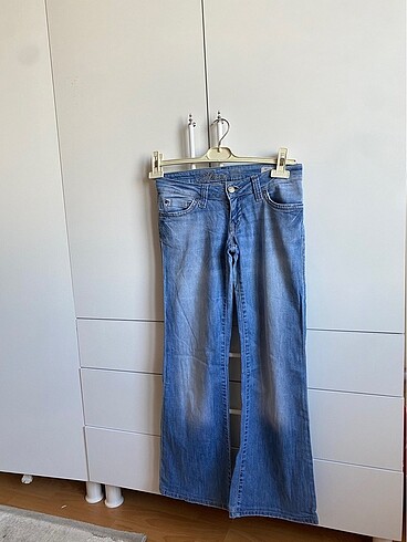 Diğer düşük bel ispanyol paça jean