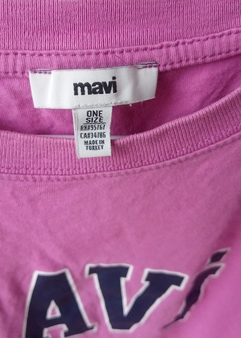 pembe T-shirt