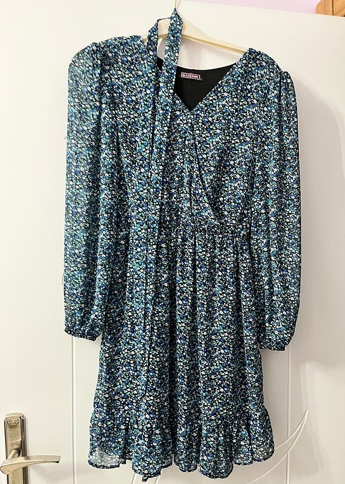 Mavi desenli elbise dize kadar - Görsel 2